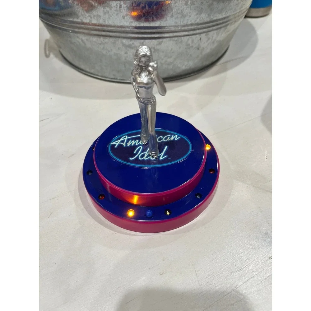 Light‎ up American idol cake topper